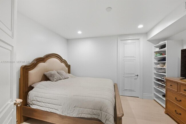 Building Photo - 720 Isle of Palms Dr