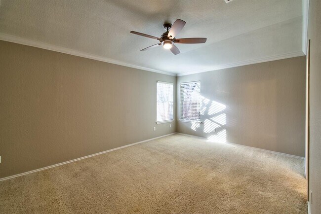 Building Photo - 10700 Beard Ave