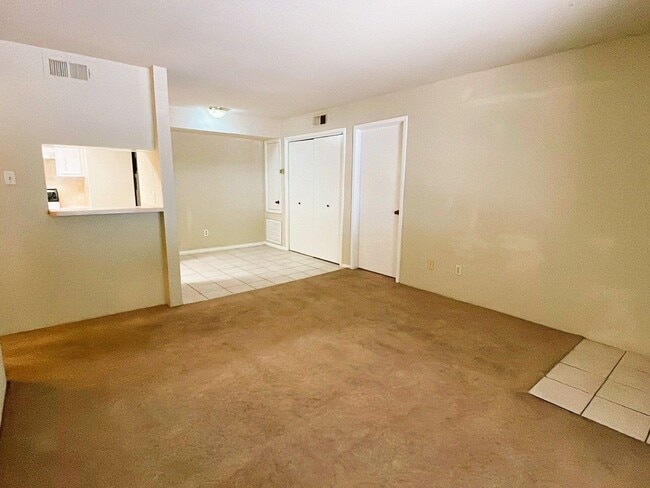 Building Photo - 7200 Clarewood Dr #1805**Ask about our NO ...