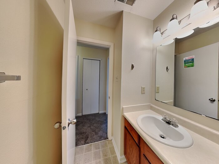 Building Photo - 9140 Amberleigh Dr