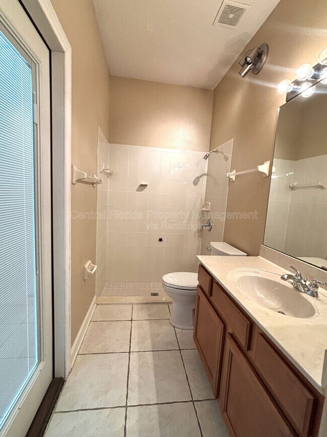 Building Photo - 381 E Sandpiper St