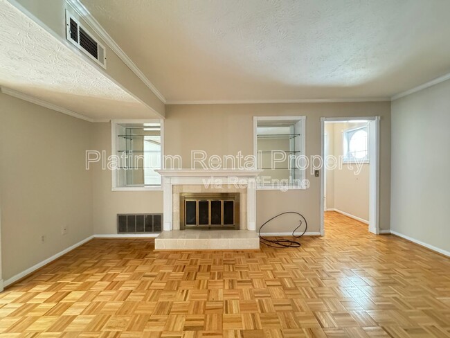 Building Photo - 3825 Lavista Rd