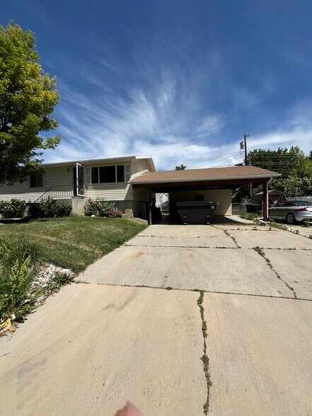 Building Photo - 727 E 600 S