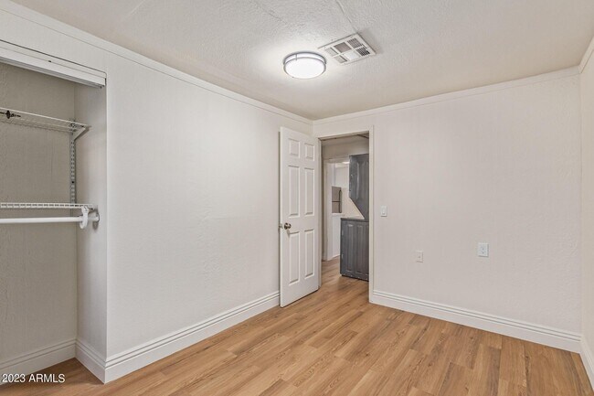 Building Photo - 1429 S 10th Ave