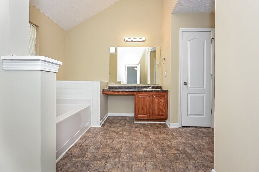 Building Photo - 7420 Garnet Dr