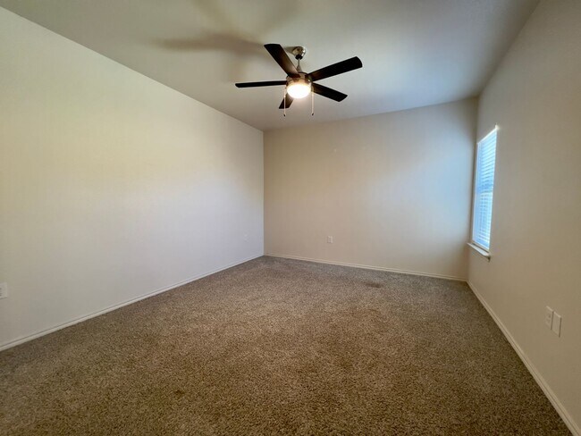 Building Photo - Charming 2 Bedroom, 2 Bathroom Townhome in...