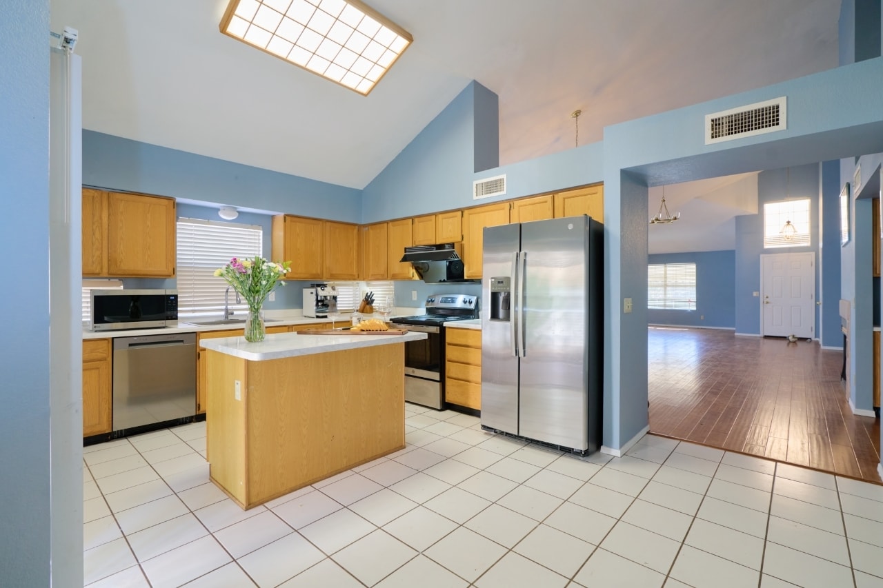 Building Photo - 1317 N Palmsprings Dr