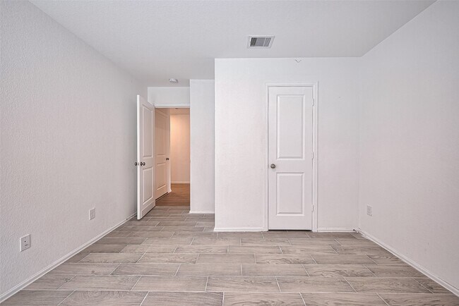 Building Photo - 9603 Fulvetta Briar Ct