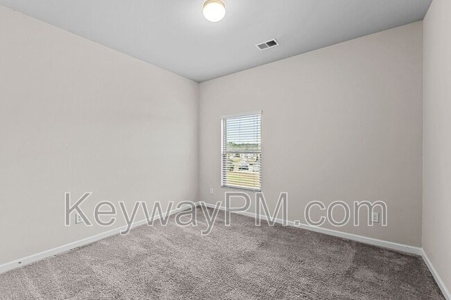 Building Photo - 5033 Vine Ln