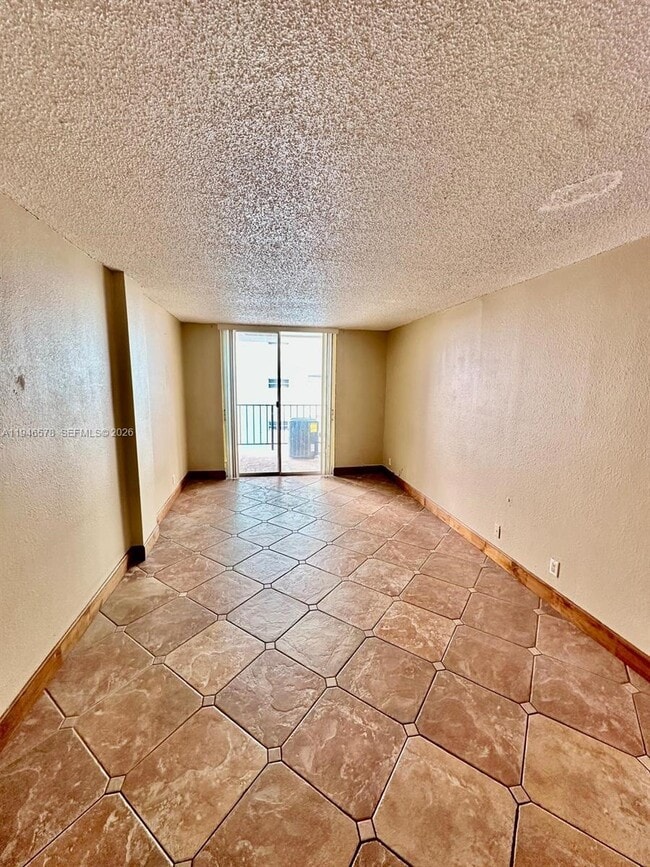 Building Photo - 2903 N Miami Beach Blvd