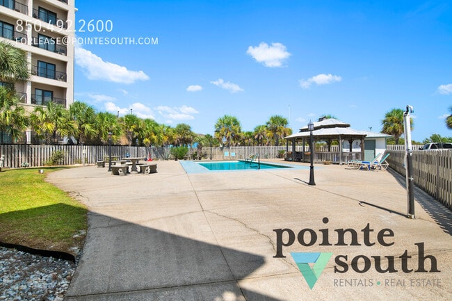 Building Photo - 554 E Beach Blvd