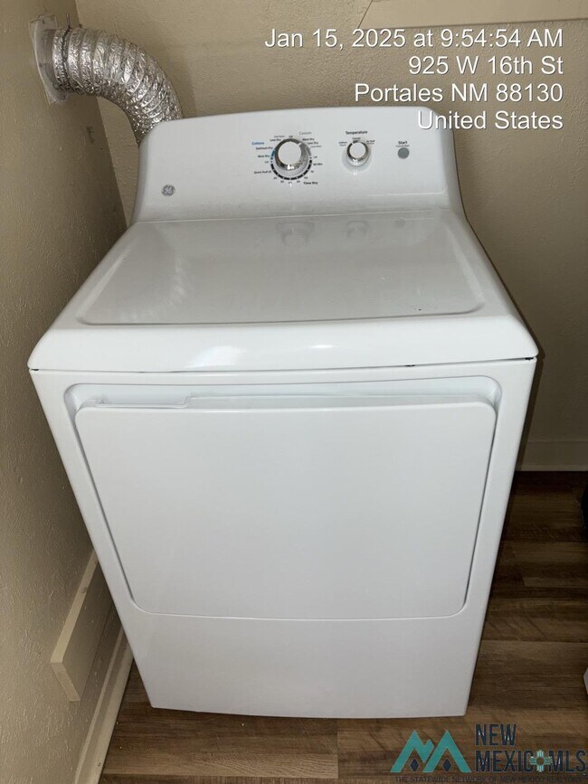 Building Photo - 921 W 16th St