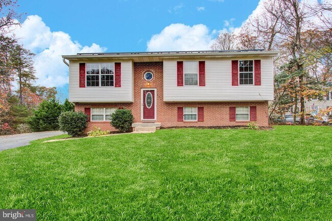 Building Photo - 351 Skyview Dr