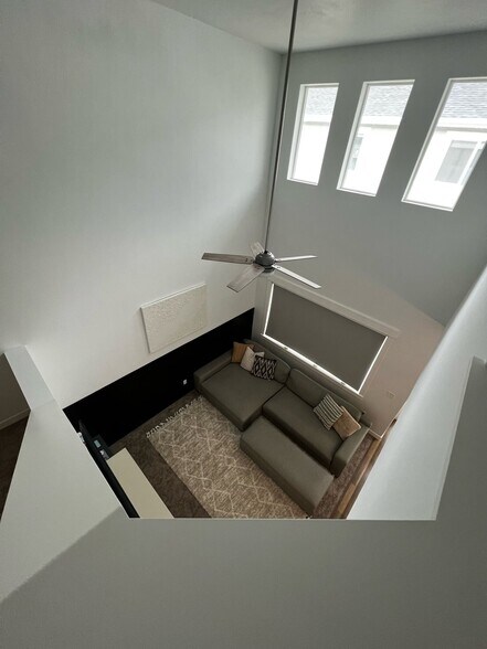 Building Photo - 15202 S Tack Way