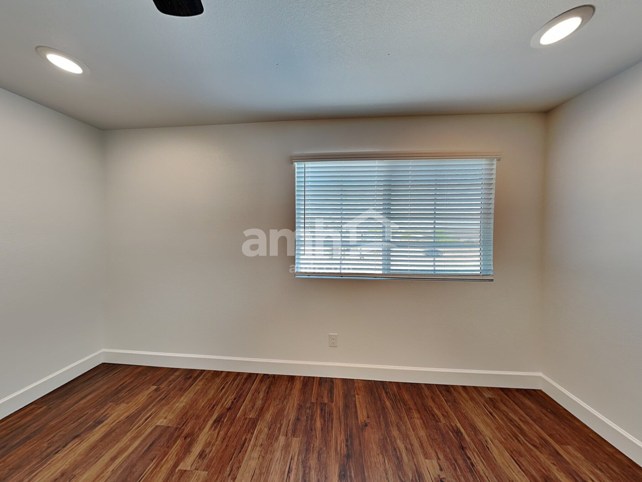 Building Photo - 6619 S 42nd Dr