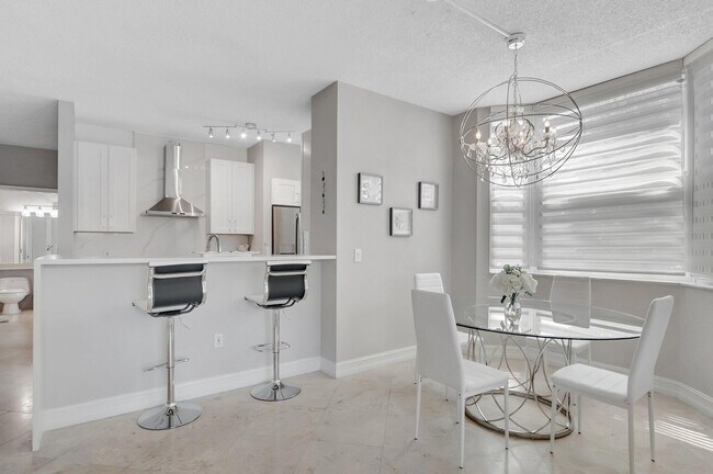 Building Photo - 3606 S Ocean Blvd