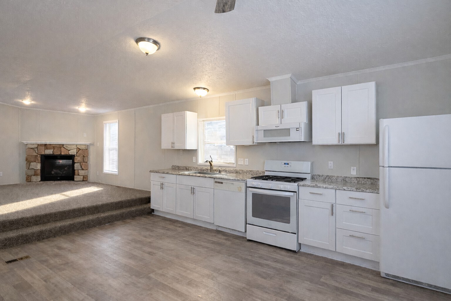 Building Photo - 52150 Lexington Ln