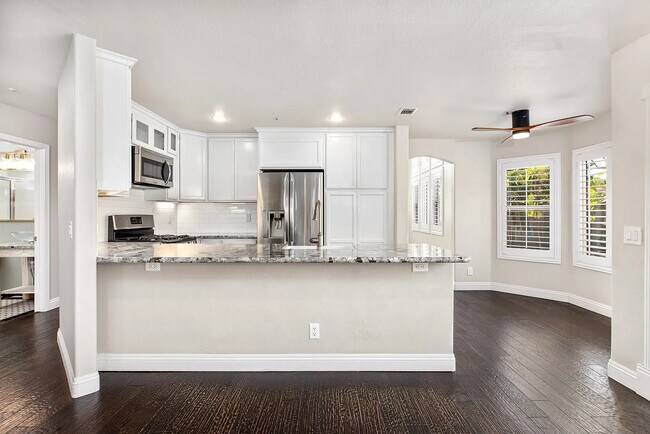 Building Photo - 1323 Greenway Rise