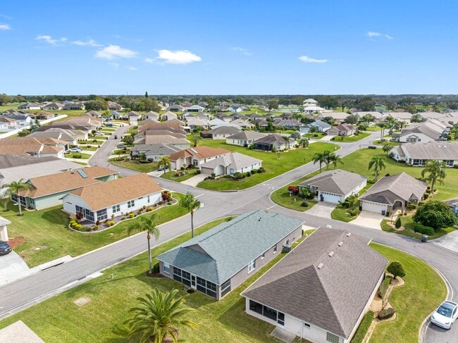 Building Photo - 3063 Westmoreland Dr