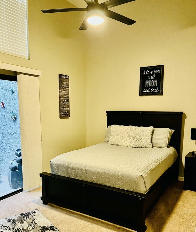 Building Photo - 41120 Woodhaven Dr E