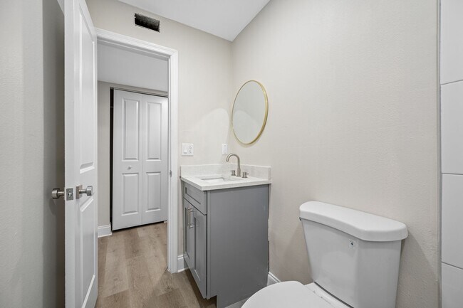 Building Photo - Davis Islands! RARE 3/2 FRESHLY RENOVATED,...