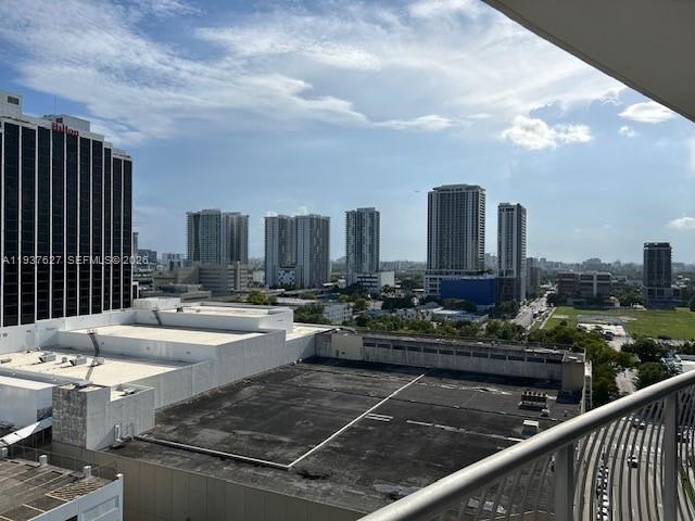 Building Photo - 1750 N Bayshore Dr