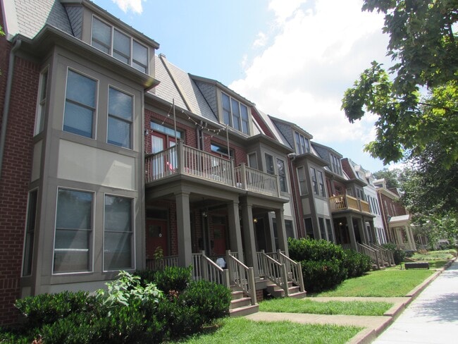 Building Photo - 2628 W Grace St