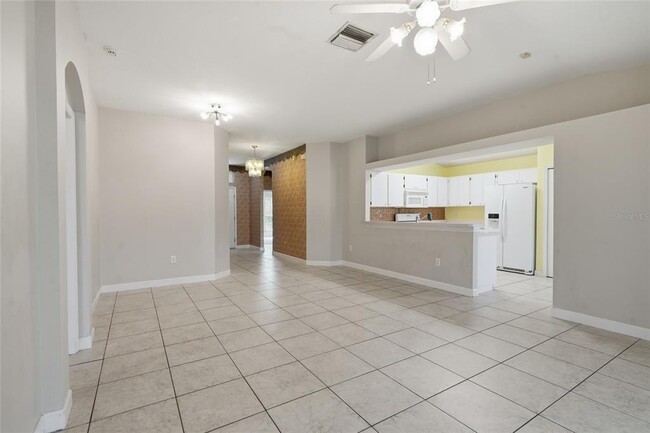 Building Photo - 29417 Crossland Dr