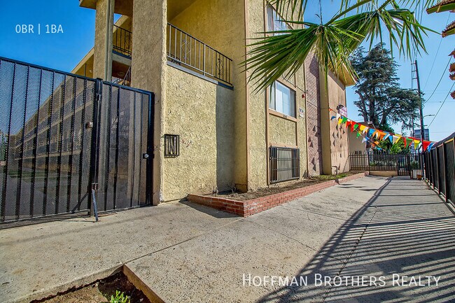 Building Photo - 6548 Sepulveda Blvd