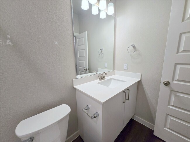 Building Photo - 9753 Grosbeak Ln