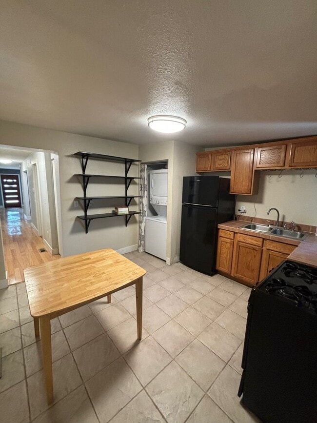 Building Photo - Updated 1 Bed/1 Bath Duplex in Lohi