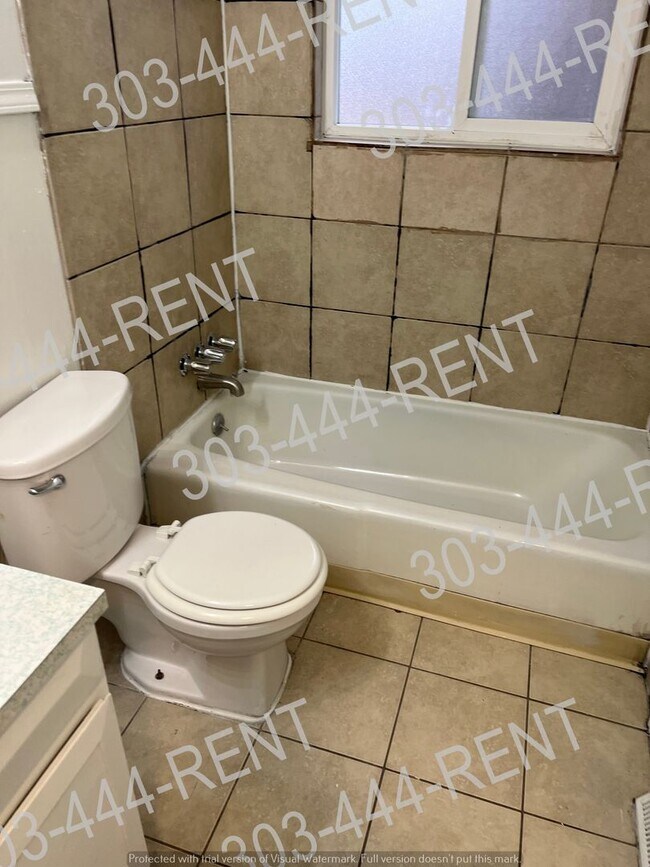 Building Photo - 3 Bedrooms, 2 Bathrooms, with 2 Bonus Rooms in the Basement!
