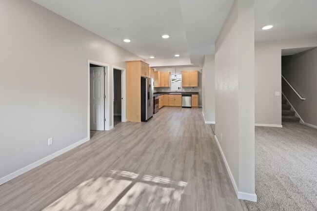 Building Photo - 4 Bedroom House for Rent