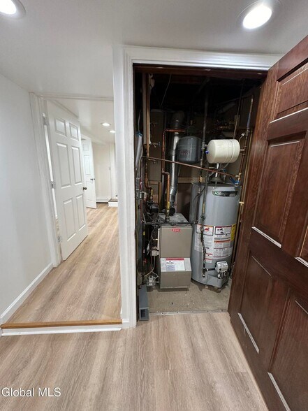 Building Photo - 27 McElwain Ave