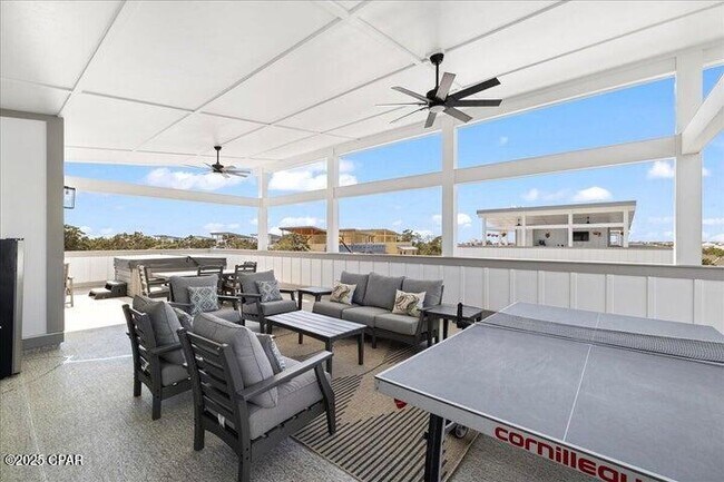 Building Photo - 15 E Queen Palm Dr
