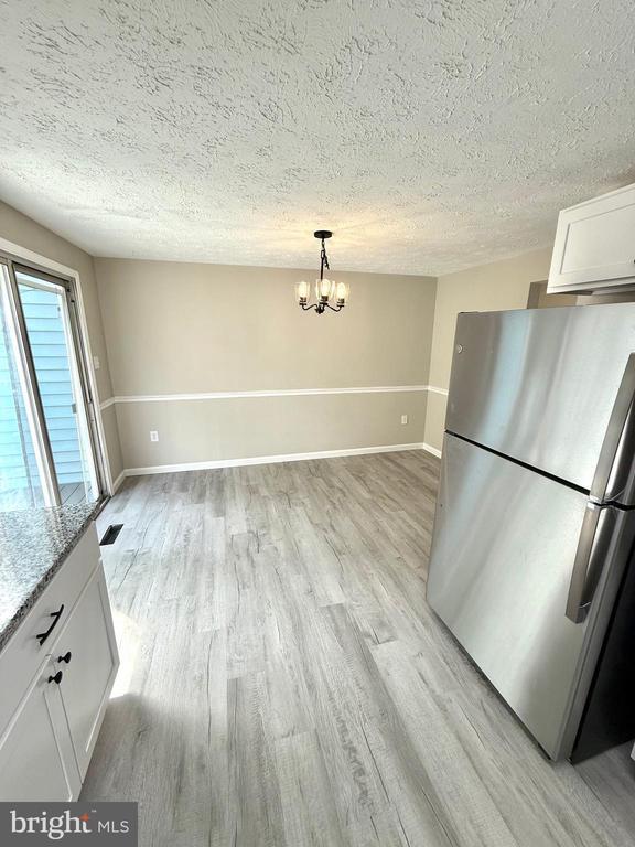 Building Photo - 4850 Magpie Ln