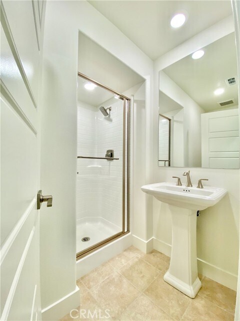 Building Photo - 18303 Iris Ln