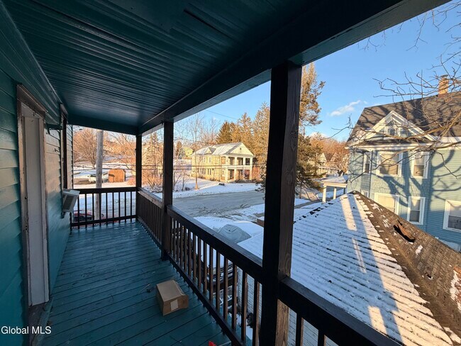 Building Photo - 253 Forest Ave