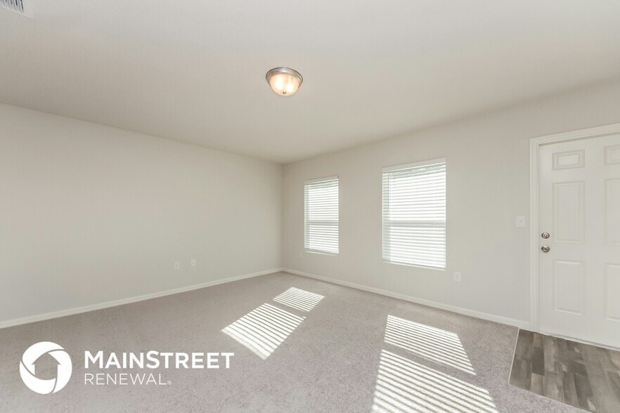 Building Photo - 230 Hyacinth Ct