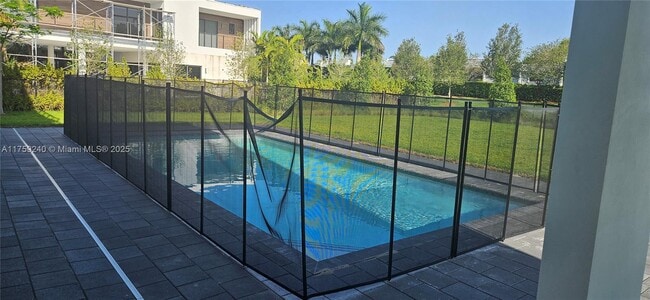 Building Photo - 16644 Botaniko Dr N