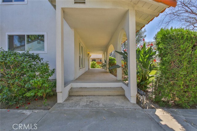 Building Photo - 3744 Pine Ave