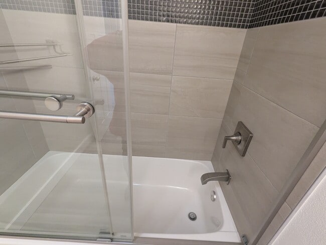 Building Photo - 402 NW 12th St