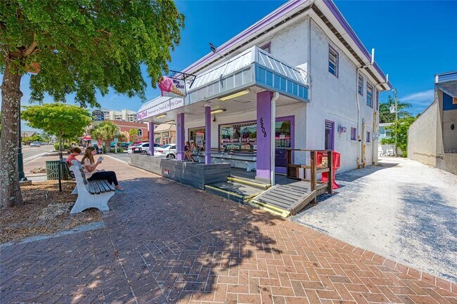Building Photo - 5216 Calle De Costa Rica