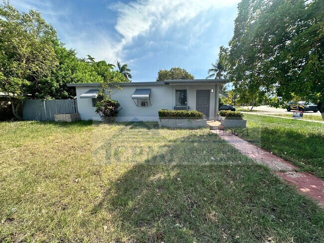 Building Photo - The perfect 3/1 single home in Pompano Beach - Washer and Dryer in unit!