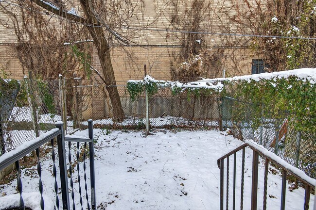 Building Photo - 39 Carroll St