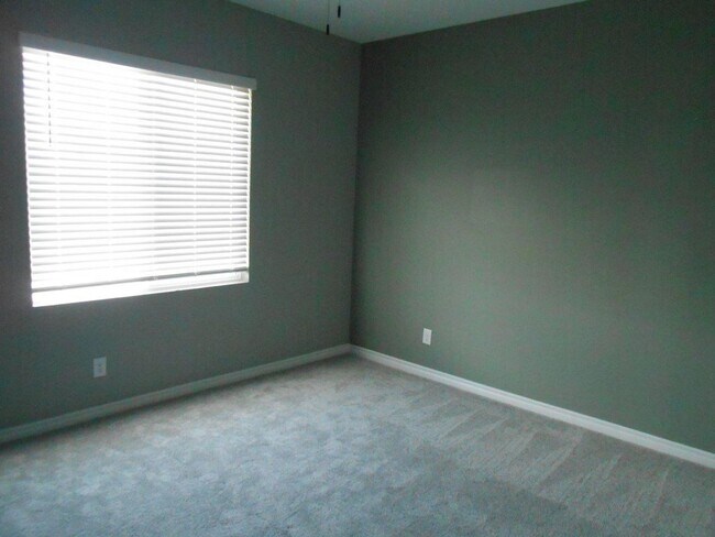 Building Photo - Beautiful Spacious Home in Henderson