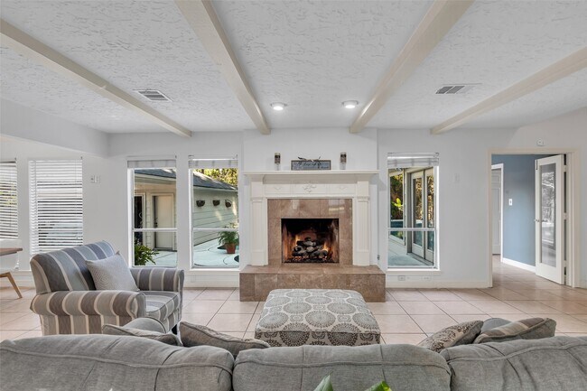Building Photo - 24102 Northcrest Dr