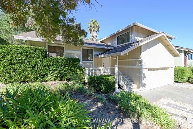 Building Photo - 32 Spinosa Way