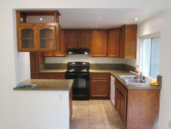 Building Photo - 107 Petrilli Cir