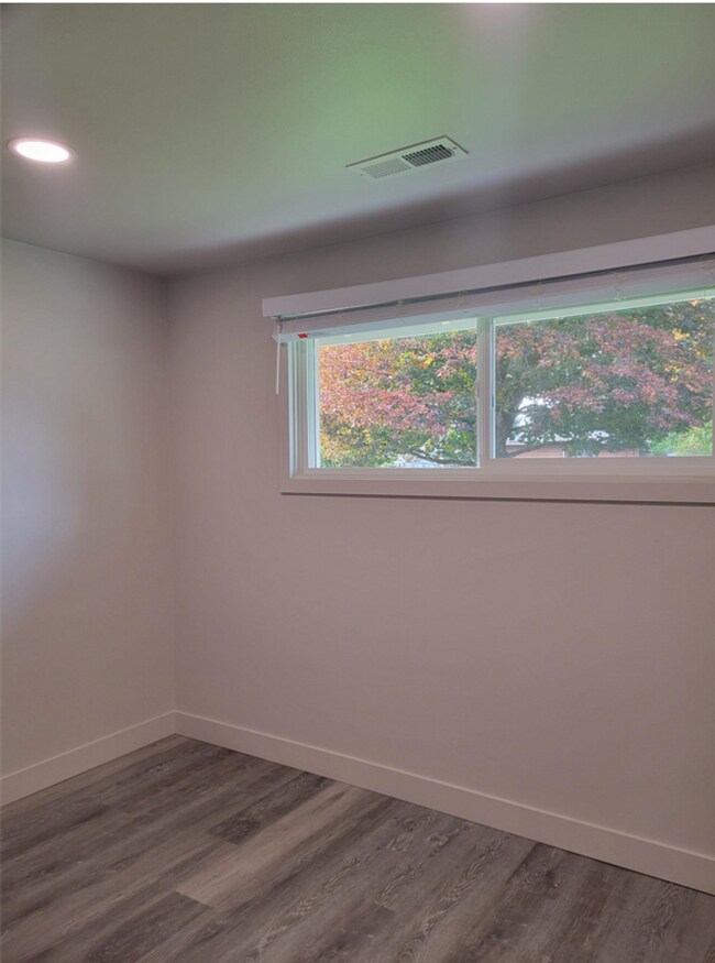 Building Photo - NEWLY REMODELED CORNER LOT IN RENTON
